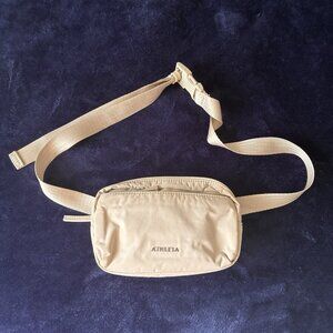 ATHLETA All About‎ Belt Bag Crossbody Fanny Pack Zipper Bag Beige Pockets Adjust